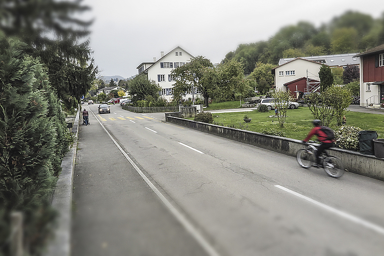 Apfelseestrasse Richtung Dornach: Soll saniert, für Velofahrer optimiert und in die 30er-Zone integriert werden. Foto: Edmondo Savoldelli