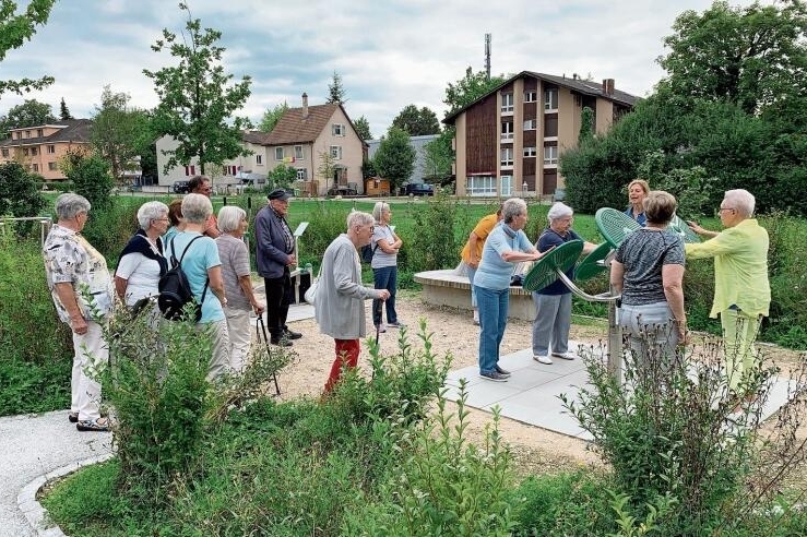 Aktiv in jedem Alter: Der Bewegungspark kann der älteren Generation helfen, länger fit zu bleiben. Foto: zvg