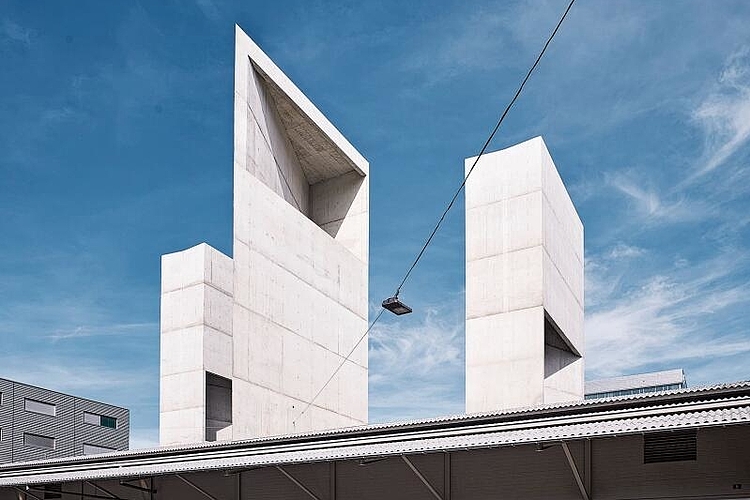 Markant: die drei Betontürme auf dem Dach des neuen Kunsthauses Baselland. Fotos: Roland Schmid