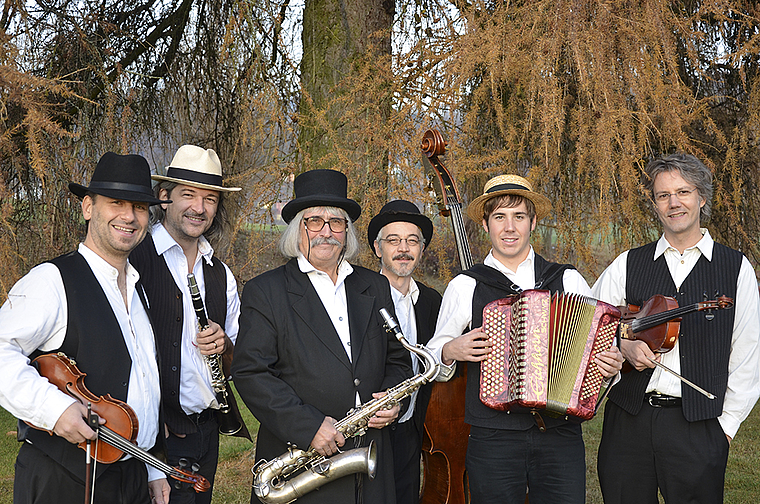 Formation aus der höchsten Liga: (v. l.) Hanneli-Musig mit Johannes Schmid-Kunz, Dani Häusler, Ueli Mooser, Christoph Mächler, Fränggi Gehrig, Fabian Müller. Foto: ZVG