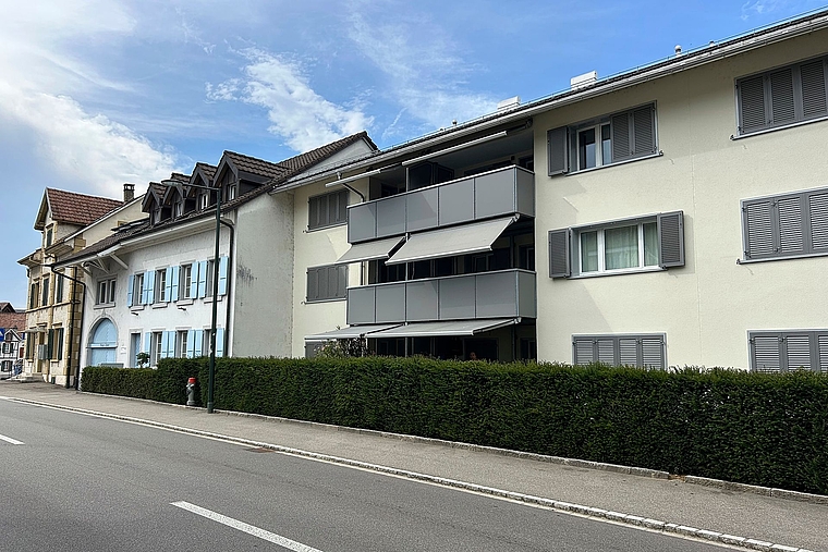 Neues Quartier: Gleich hinter dem Sitz der Verwaltung der Bürgergemeinde, bei der Bürgerschüre, sind neue Wohngebäude geplant. Foto: Nicolas Blust