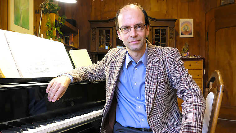 Hristo Kazakov: Pianist und Musikkenner, der bescheiden geblieben ist.  Foto: Thomas Brunnschweiler