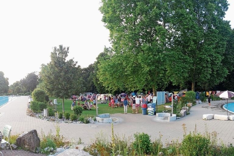 Ferien vor der Haustür: Das Camping im Schwimmbad Arlesheim ist seit seiner Gründung ein grosser Erfolg. Foto: zvg
