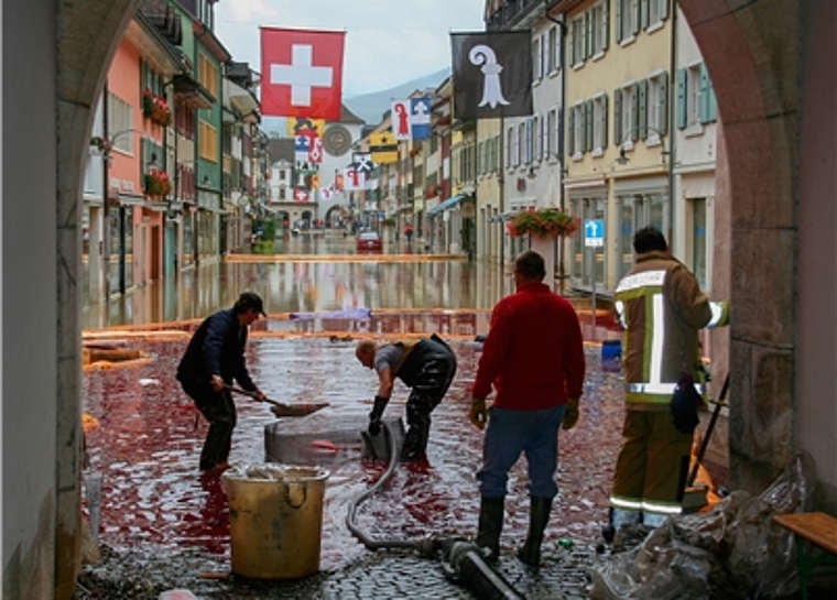 Hochwasser August 2007: Bei solchen Ereignissen übernimmt der Regionale Führungsstab das Zepter. Foto: Archiv Martin Staub