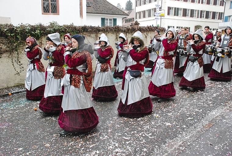 Die Mesireccas aus Raron: Ein Hauch Basler Eleganz, ein Schuss Gugge-Pepp.  Fotos: Thomas Brunnschweiler