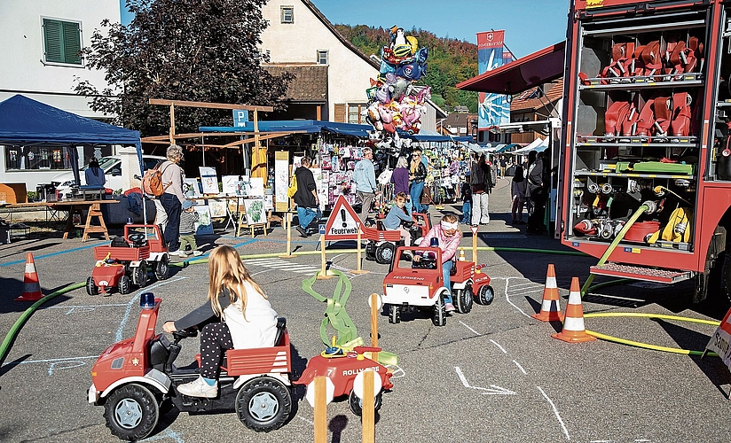 Erstmals dabei: Die Feuerwehr Nunningen bietet den Kindern einen Verkehrsparcours.