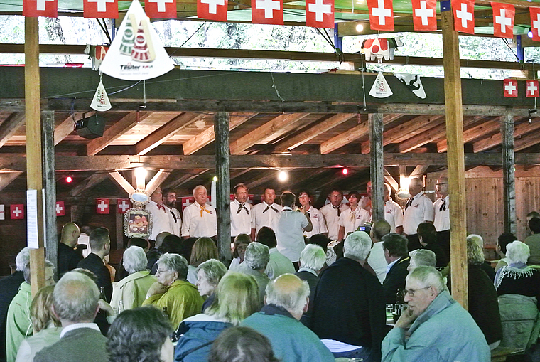 Jodlermesse von Jost Marti: Der Jodlerklub Reinach während des ökumenischen Gottesdienstes. Foto: Heiner Leuthardt