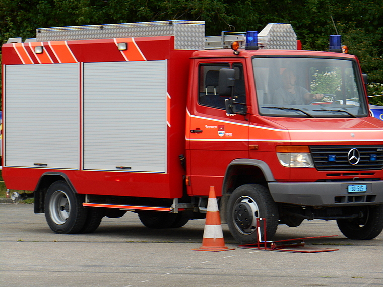 Fussspitzengefühl: Hoch konzentrierter Fahrer an der Wippe. Foto: Marliese Bolliger