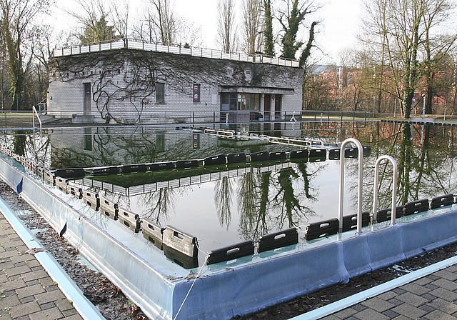 Opfer des Spardrucks: Das Schwimmbad «Glungge» (hier im Winterschlaf) soll geschlossen werden.  Foto: Edmondo Savoldelli