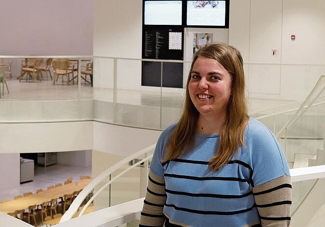 Junge Forscherin aus Reinach: Im Rahmen des International Swiss Talent Forum suchte Olivia Schmid, Studentin der ­Molekularbiologie an der Uni Basel, nach Lösungen für das Verpackungsproblem. Foto: Benedikt Kaiser