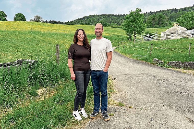 In der Natur zu Hause: Fiona und Nico de Vet übernehmen die Obere Klus von Daniela Tschaggelar. Foto: Nicolas Blust