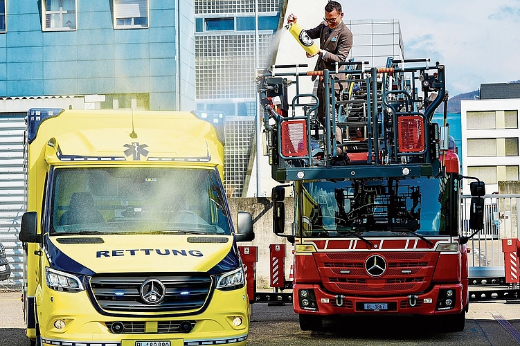 Taufe: Im vergangenen März wurden vier neue Krankenwagen der Rettungsdienste Nordwestschweiz AG eingeweiht. Foto: zVg Taufe: Im vergangenen März wurden vier neue Krankenwagen der Rettungsdienste Nordwestschweiz AG eingeweiht. Foto: zVg