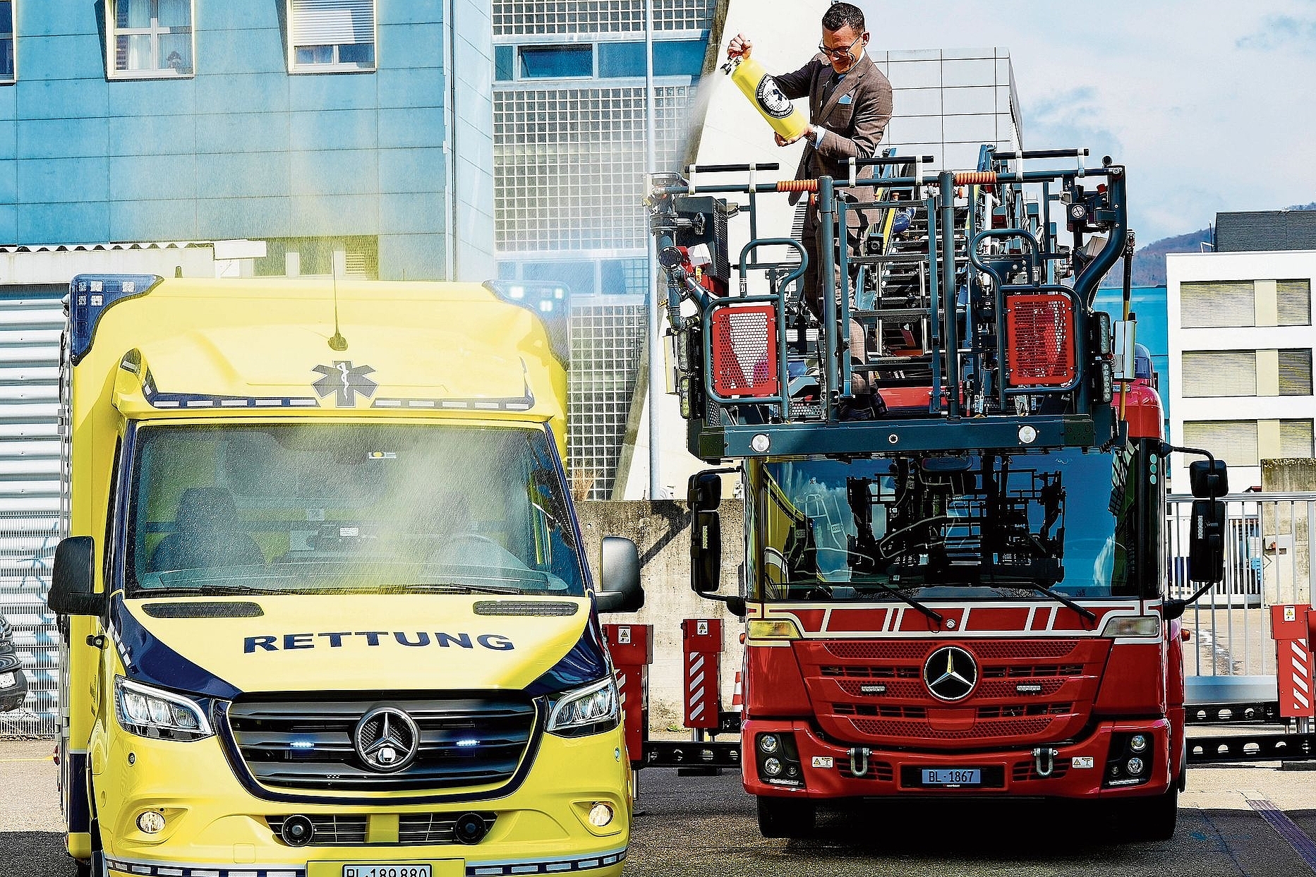 Taufe: Im vergangenen März wurden vier neue Krankenwagen der Rettungsdienste Nordwestschweiz AG eingeweiht. Foto: zVg Taufe: Im vergangenen März wurden vier neue Krankenwagen der Rettungsdienste Nordwestschweiz AG eingeweiht. Foto: zVg