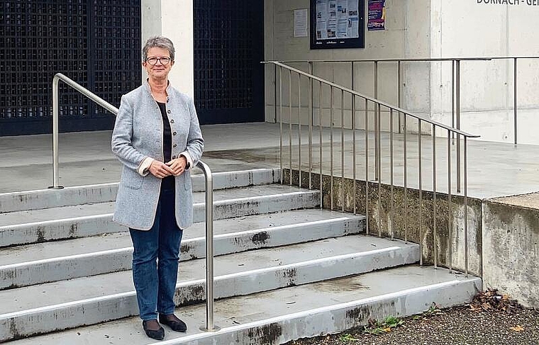 Höchste Reformierte: Trotz ihres Amtes ist Evelyn Borer eng mit der Kirche in Dornach verbunden. Foto: Caspar Reimer