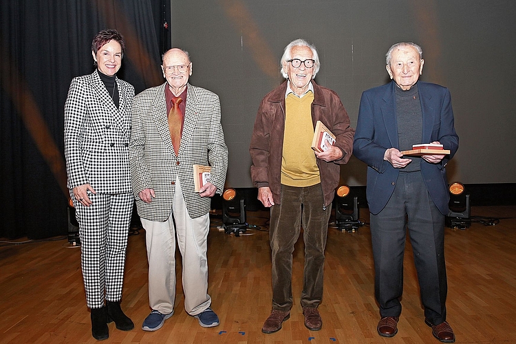 Geehrt für ihr Lebenswerk: Edgar Strub, Willy Piatti und Fritz Epplemit Regierungsrätin Monika Gschwind.