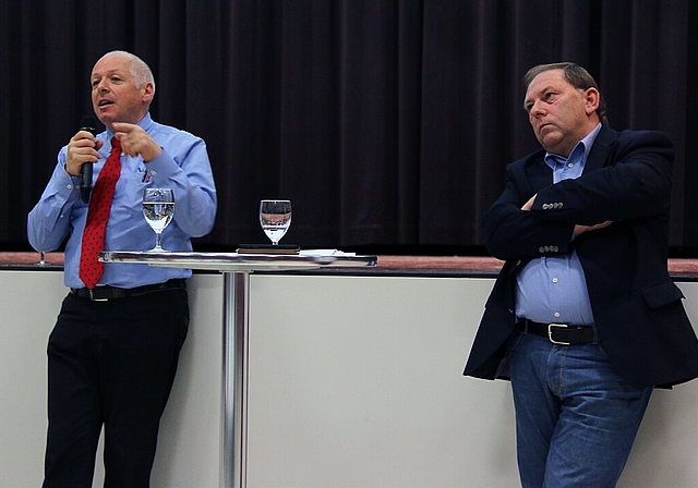 Schlagabtausch: Zwischen Anton Gunzinger (l.) und Markus Saurer floss keine gute Energie. Foto: Gini Minonzio
