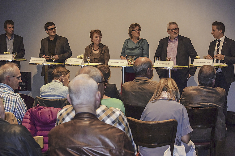 Gut besucht: Die Kandidaten (v. l.) Simon Esslinger, Daniel Urech, Nicole Hirt, Susanne Koch, Mark Winkler, Christian Imark. Foto: Bea Asper