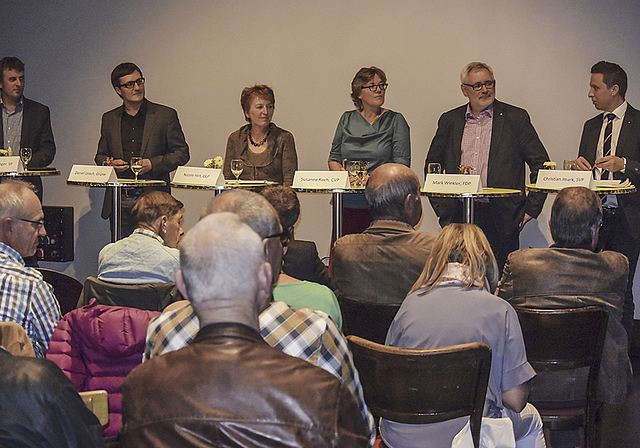 Gut besucht: Die Kandidaten (v. l.) Simon Esslinger, Daniel Urech, Nicole Hirt, Susanne Koch, Mark Winkler, Christian Imark.  Foto: Bea Asper