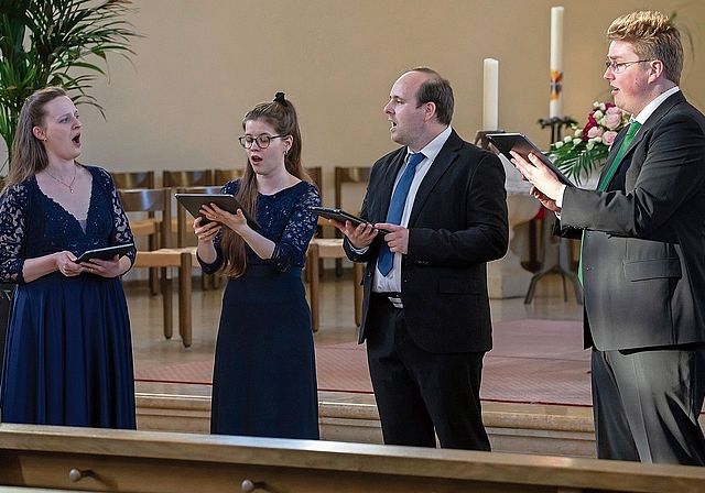 Das Vokalensemble Apella in Brislach: Mit Gabriela Glaus, Olivia Mariscotti, Timothy Löw und Simon Haldemann (v.l.). Foto: Martin Staub