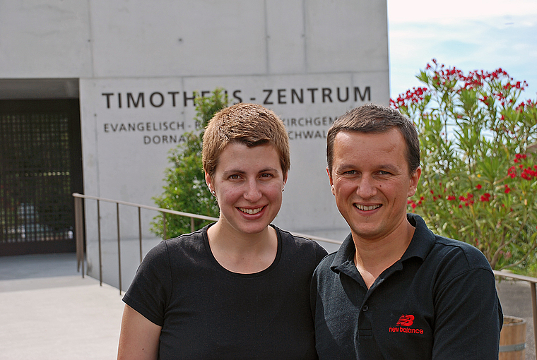 Offen, sympathisch, begeisterungsfähig: Das Pfarrerehepaar Noemi und Dan Breda. Foto: Thomas Brunnschweiler