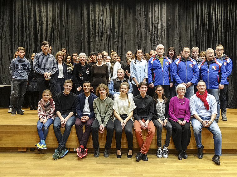 Wurden gelobt: Alle Geehrten im Bereich Soziales, Kultur und Sport. Foto: Tobias Gfeller