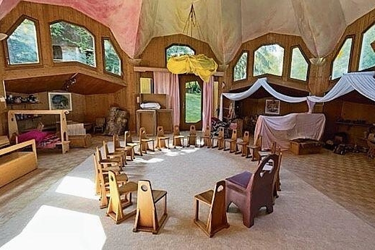 Viel Raum für freies Spielen: Die liebevoll gestalteten Räumlichkeiten des Freien Waldorf-Kindergartens laden seit 50 Jahren zum Spielen, Entdecken und Lernen ein.
