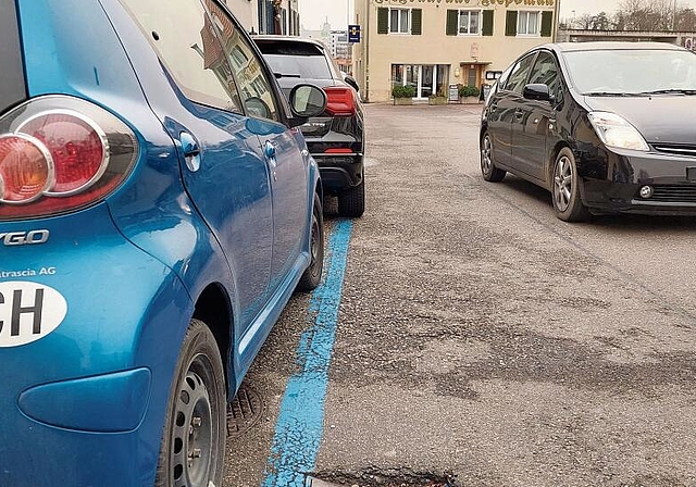 Parkierungsreglement: Die Umwelt-, Verkehrs- und Energiekommission erarbeitet ein neues Konzept. Foto: Jeannette Weingartner