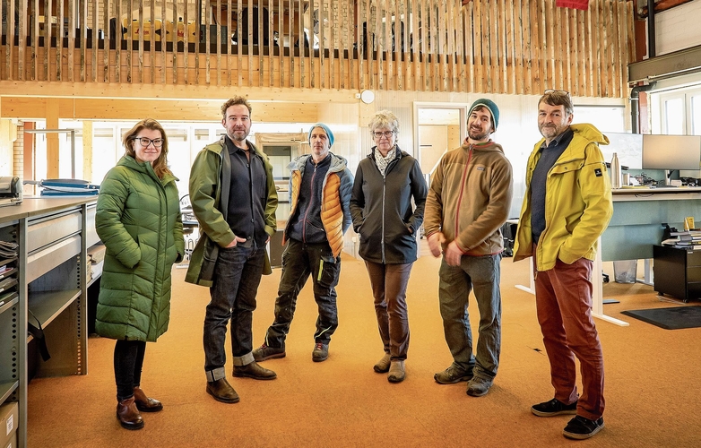 Der Vorstand der Alti Papieri: (v. l.) Monique Gebauer, Benjamin Sander (Geschäftsleitung), Joel Schneebeli, Esther Grass, Michael Kümin und Eric Honegger. Der Vorstand der Alti Papieri: (v. l.) Monique Gebauer, Benjamin Sander (Geschäftsleitung), Joel Schneebeli, Esther Grass, Michael Kümin und Eric Honegger.