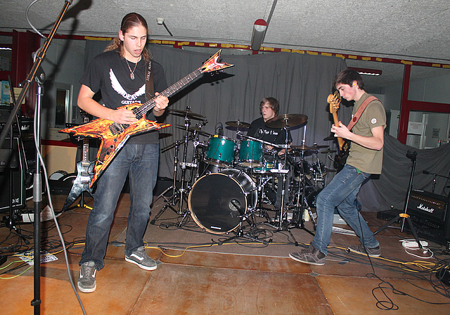 Lieben klassischen Rock: The Restless mit Ausnahmegitarrist Lukas Franz.   Foto: Dimitri Hofer