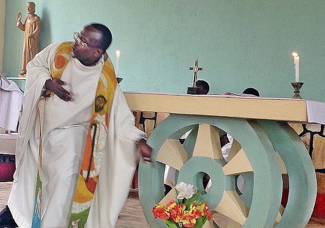 In seiner Heimat Burundi: Pfarrer Célestin Simbanduku. Foto: zVg