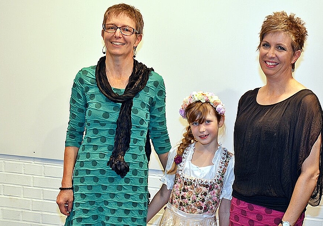  Sie sangen sich in die Herzen: Marianne Altermatt, Gast Lorena Tschan und Helene Huber (v.l.)  Foto: Roland Bürki