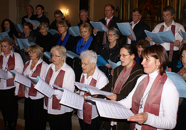 Gemeinsames Singen: Kirchenchor Bärschwil und Regionaler Kammerchor Laufental-Thierstein.   Foto: zvg