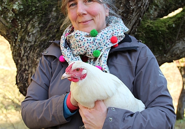 Intakte Natur: «Wir leben in einem Naturparadies», sagt Kathrin Itin zufrieden. «Fauna, Flora, Landschaft sind auf dem Hof Neuhus einzigartig.» Foto: Benildis Bentolila 