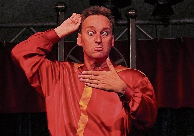 Gast im Kulturzirkus Arlesheim: Der Solokünstler Bernd Lafrenz bringt «Hamlet», frei-komisch nach Shakespeare, auf die Bühne. 
         
         
            Foto: Archiv Bernd Lafrenz