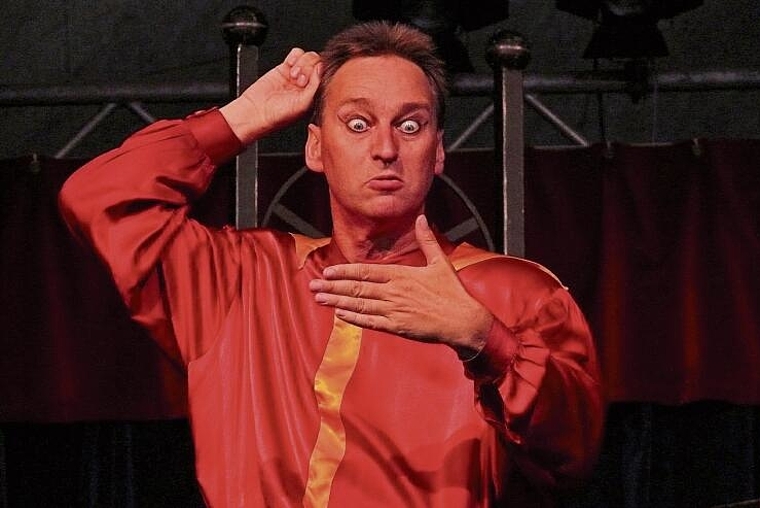 Gast im Kulturzirkus Arlesheim: Der Solokünstler Bernd Lafrenz bringt «Hamlet», frei-komisch nach Shakespeare, auf die Bühne.
Foto: Archiv Bernd Lafrenz