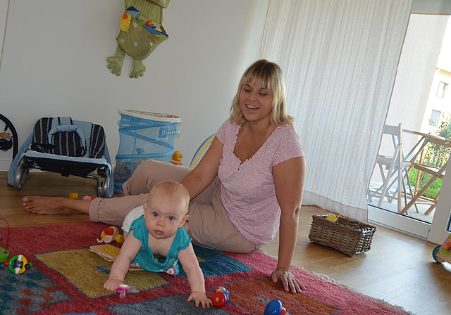 Liebevolle Betreuung: Kleinkindererzieherin Sabrina Ammann führt die Kindertagesstätte am Bahnhof Dornach-Arlesheim.  Foto: Jay Altenbach