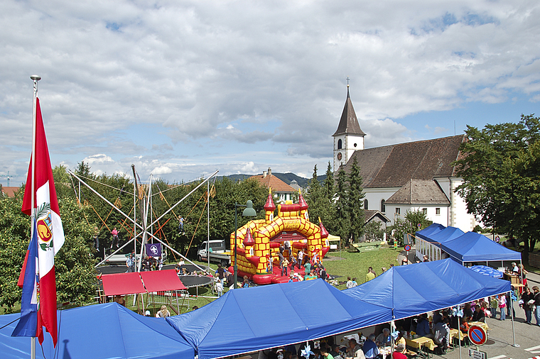 Attraktionen für Jung und Alt: Das Pfarreifest in Aesch ist seit jeher auch ein Familienfest. Foto: ZVG