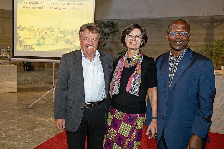 Drei Hauptpersonen: (v. l.) Kaspar Sutter, Imelda Ackermann und Célestin Simbanduku.Foto: Martin Staub