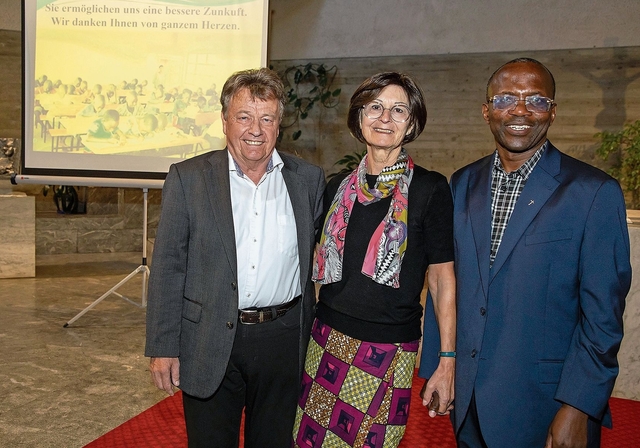 Drei Hauptpersonen: (v. l.) Kaspar Sutter, Imelda Ackermann und Célestin Simbanduku.Foto: Martin Staub