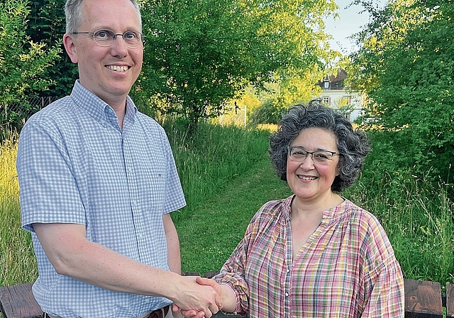 Neues Team an der Spitze des Gemeinderats in Rodersdorf: Vizepräsident Christophe Grundschober und Carmelia Chebbi, die im August das Gemeindepräsidium übernimmt. Foto: Bea Asper