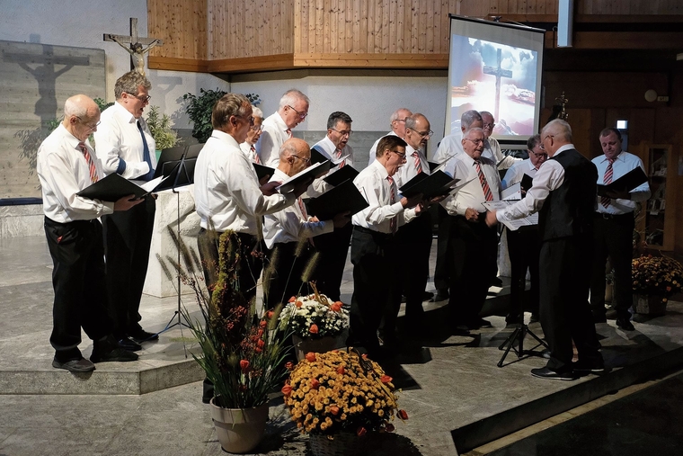 Mit Inbrunst dabei: Männerchor Breitenbach unter Christian Steiner.Foto: Thomas Brunnschweiler