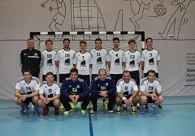 SG Wahlen Laufen: 1. Mannschaft mit Trainer Ueli Schmidlin.  Foto: zvg G.Espositio