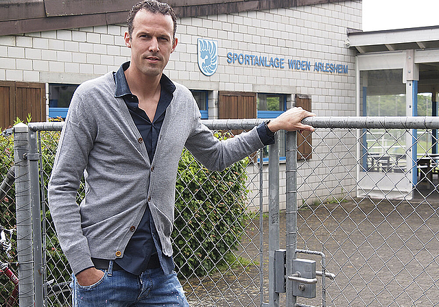 Vom Spieler zum Spielervater: Der Puls von Marco Streller schlägt dieses Wochenende höher – sein Sohn spielt erstmals mit den Junioren des FC Arlesheim um den Sieg «seines» Turniers – dem Marco Streller-Cup, Foto: Tobias Gfeller