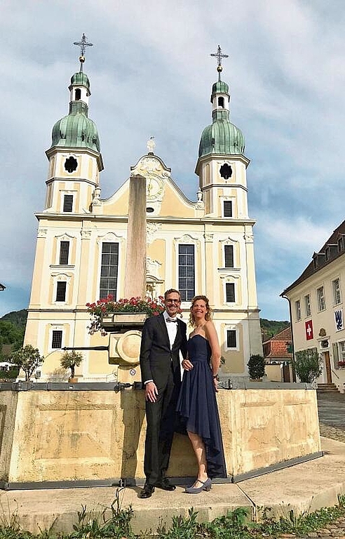 Schwingen das Tanzbein: Daniel Zeidler und Vera von Rotz vom OK-Team. Foto: Christina Buser-Kätterer