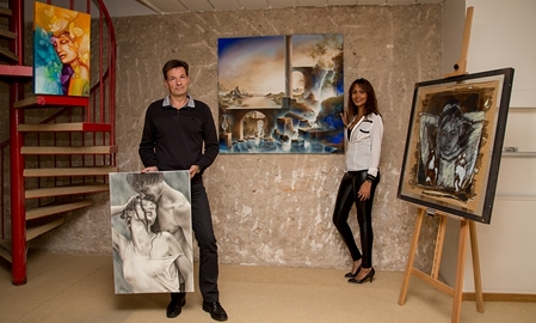 Markus und Marie-Claire Hardegger in den Räumen der alten Stedtlibibliothek: Sie beide kuratieren die Ausstellung Art Advent Laufen. 33 Künstlerinnen und Künstler präsentieren von Dezember bis Januar in Schaufenstern und als Art Extérieur über