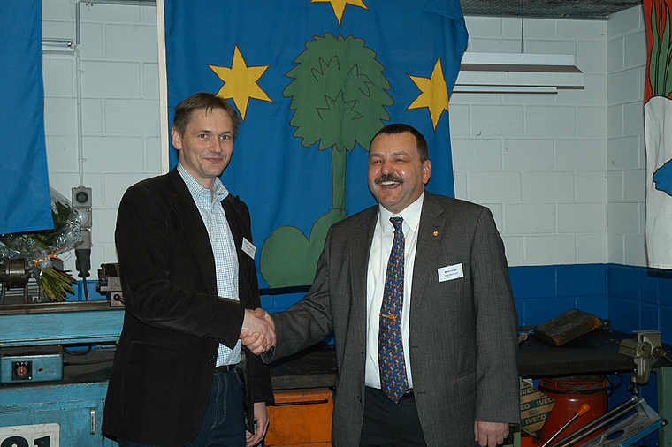 Gleiches Engagement, unterschiedlich in der Art: Roman Baumann (l.) übernimmt von Martin Vogel das Präsidium des Gewerbevereins Dorneckberg. Foto: Bea Asper