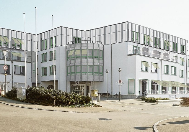 Ausbau: Das bestehende Gebäude soll um ein Stockwerk erhöht werden. Dort wird die Demenzabteilung neu Platz finden. Visualisierung: APH Wollmatt / zvg