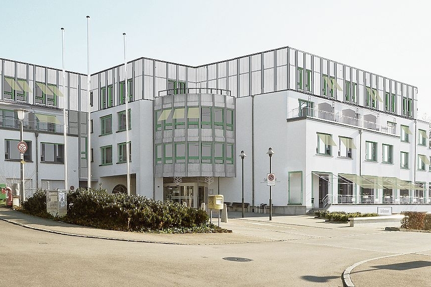 Ausbau: Das bestehende Gebäude soll um ein Stockwerk erhöht werden. Dort wird die Demenzabteilung neu Platz finden. Visualisierung: APH Wollmatt / zvg