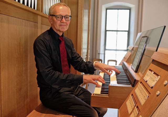 Soignierter Herr und brillanter Organist: Kay Johannsen aus Stuttgart. Foto: Thomas Brunnschweiler
