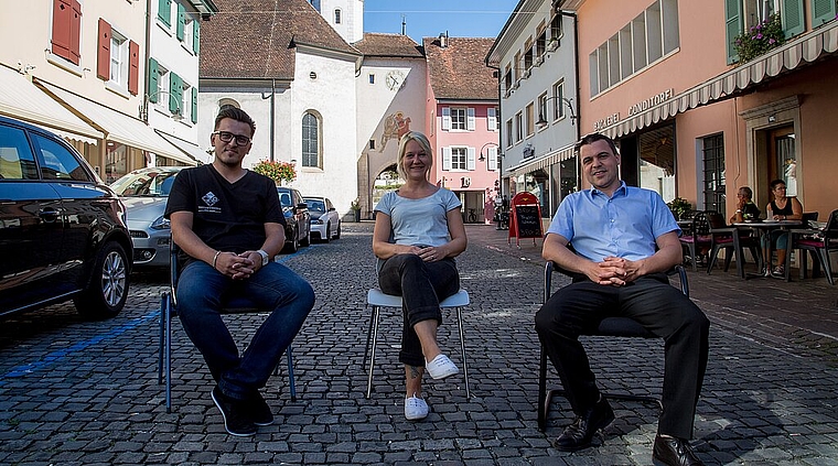 Die drei Drahtzieher machen es vor: Nafi Emri (l.), Sonnja Karrer und Alex Beck. Foto: Martin Staub